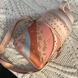 Hydrojug x Holley Gabrielle jug + sleeve